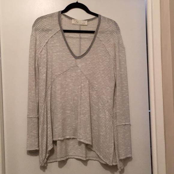 Vintage Havana Tops - Vintage Havana light weight thermal with side slit